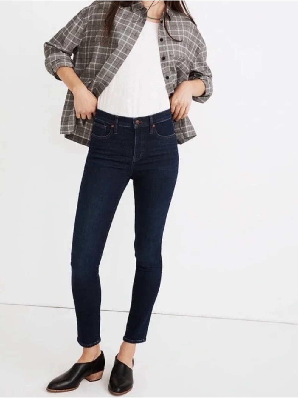 NWOT! MADEWELL 10” High Rise Skinny Dark Blue Wash Jeans
5 pocket.
Size 30
